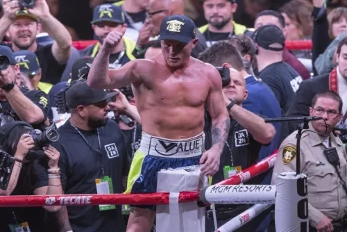 Canelo Álvarez hace otra donación para atacar la pandemia