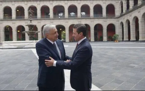 Peña Nieto y López Obrador se reúnen en Palacio Nacional