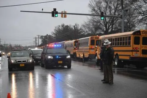 Al menos tres heridos, incluido el atacante, en un tiroteo en una escuela secundaria de Maryland