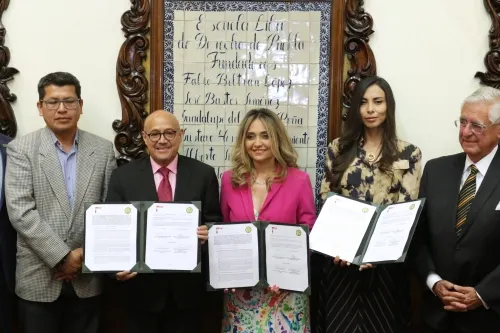 Colegio de Abogados egresados de la Libre, firman convenio con la FROC
