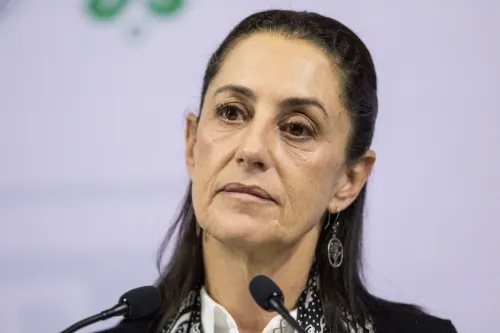 Sheinbaum anuncia que dio positivo a Covid-19