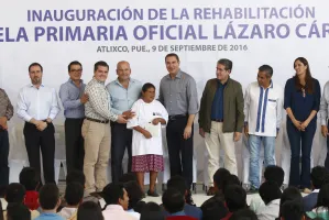 Moreno Valle entrega apoyos educativos y de infraestructura en Atlixco