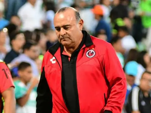 Veracruz despide al técnico Juan Antonio Luna
