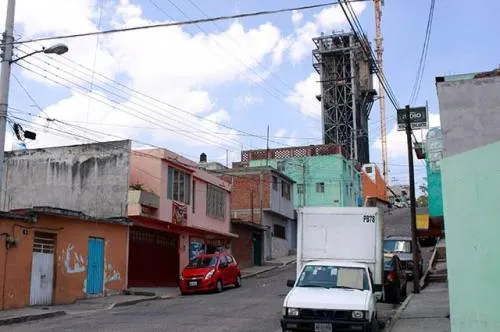 Vecinos a colonias aledañas al Teleférico piden mayor seguridad; sufren 6 asaltos por semana