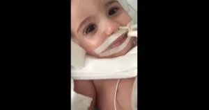 VIDEO: Bebé despierta de coma segundos antes de ser desconectada