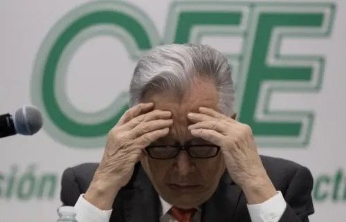 Hijo de Manuel Bartlett se defiende de acusaciones sobre entrega de contrato millonario de ventilado