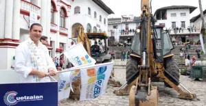 RMV entrega equipo al Hospital de Cuetzalan y arranca obras de imagen urbana
