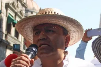 Luis Pinto usa protestas contra la inseguridad para evitar que lo echen de la Central de Abasto