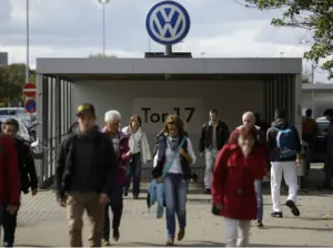 Volkswagen niega eliminación de 10 mil puestos de trabajo