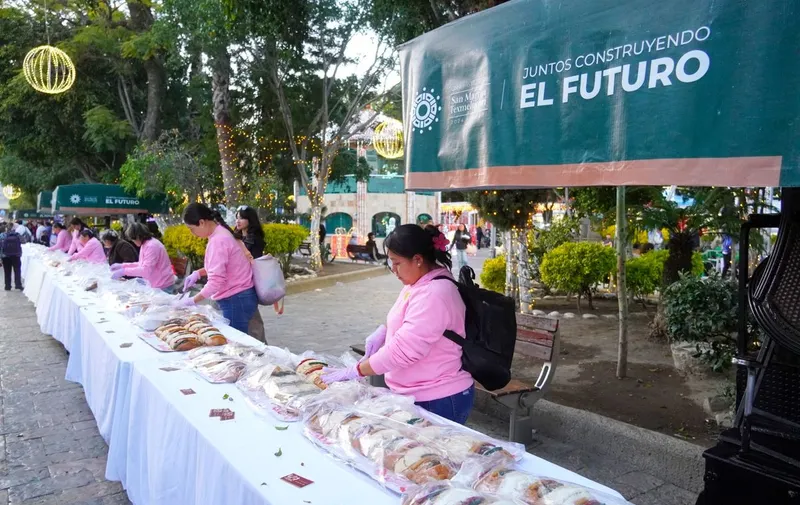 texmelucan-primera-rosca-de-reyes-monumental