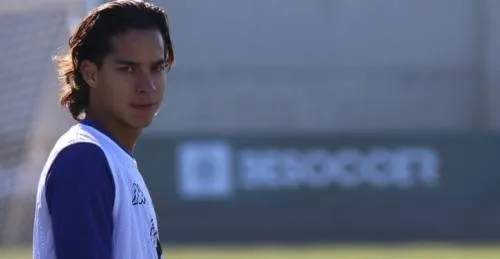 Diego Lainez completó su primer entrenamiento con el Betis