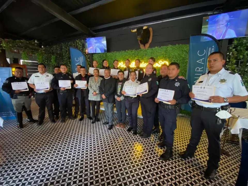 Reconoce CANIRAC a 18 policías de San Andrés Cholula por acciones relevantes