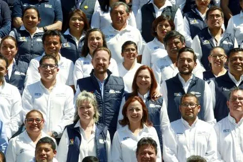 Luis Banck y Susy Angulo de Banck reconocen el trabajo de la familia SMDIF