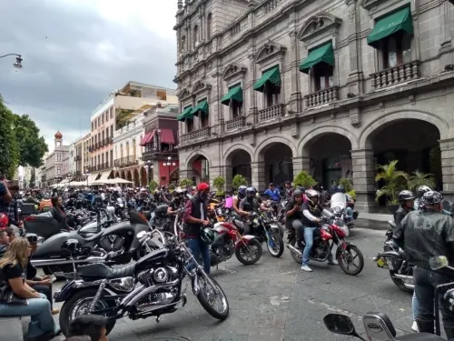 Motociclistas piden un lugar en el centro histórico