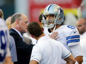 Tony Romo tiene hueso roto en la espalda