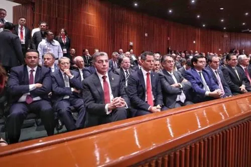 Asiste Tony Gali a toma de protesta de AMLO como Presidente de México