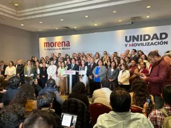 Firman pacto de unidad aspirantes de Morena al gobierno de Puebla; se realizarán dos encuestas espejo para definir al candidato