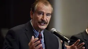 Vicente Fox arremete contra Trump y su “jodido” muro
