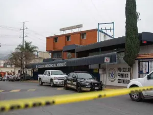 Maestra y dos alumnos continúan graves tras tiroteo en Monterrey