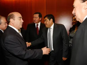 Segob y PGR explican a diputados y senadores avances del caso Ayotzinapa