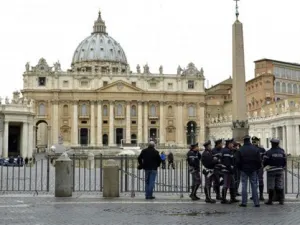 Banco Vaticano bloquea dos mil cuentas por operación de transparencia