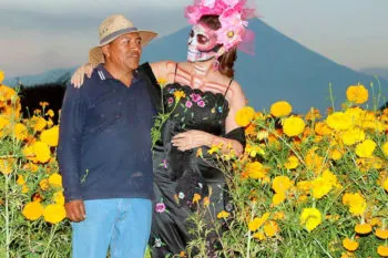 Olivia Salomón visitó el Valle de Catrinas en Atlixco