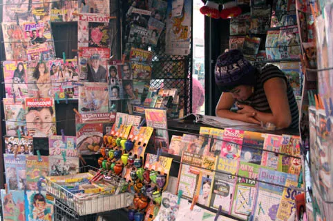 Voceadores piden apoyo a la BUAP para no ser retirados
