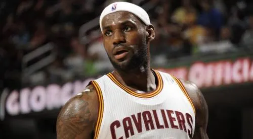 LeBron James el jugador más joven en alcanzar los 30.000 puntos