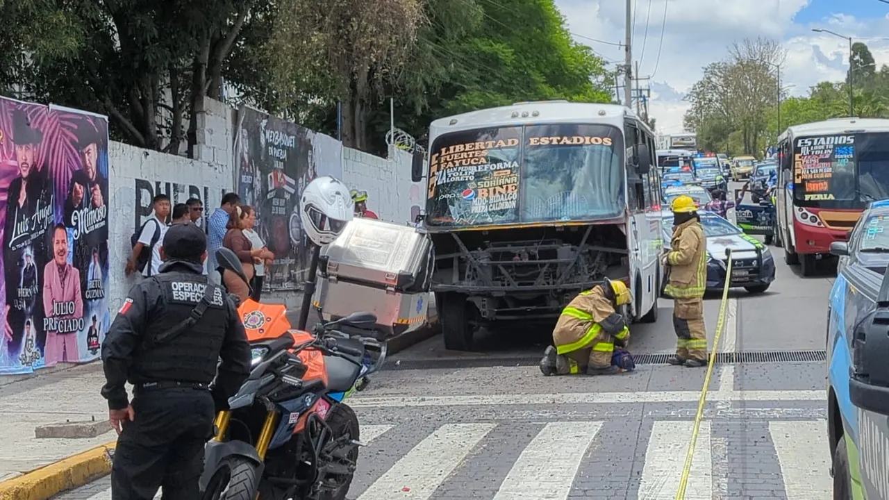 Choque entre rutas del transporte público