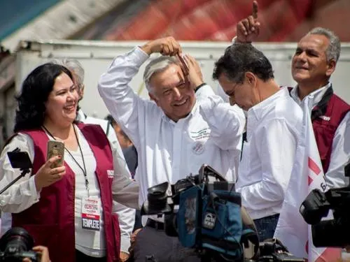 Por gobiernos corruptos, Trump tiene mala imagen de mexicanos