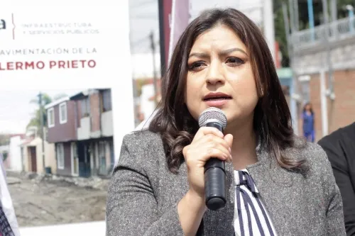 Los Renglones Torcidos de Claudia Rivera Vivanco