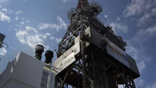 Petróleo mexicano vuelve a ganar y acecha los 77 dólares