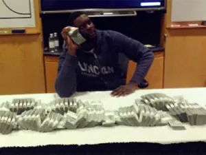 Jugador NBA causa polémica por imagen “millonaria”