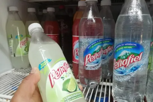 Mujer se intoxica por tomar limonada que contenía cloro