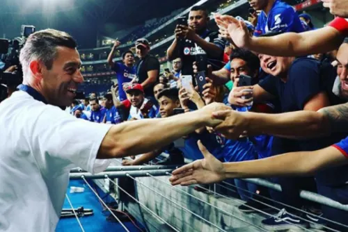Portugués Caixinha se despide de club Cruz Azul en México