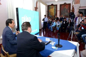 Presenta Alfonso Esparza Complejo Universitario de la Salud en Teziutlán