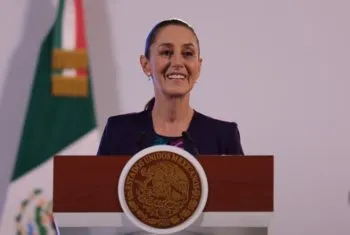 Claudia Sheinbaum asegura que con reformas, Pemex y CFE volverán a ser empresas públicas