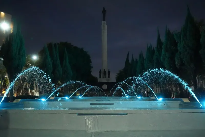 ayto-pue-puebla-brilla-fuente-hermanos-serdan