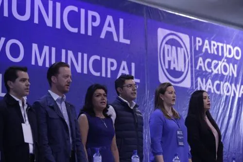 Giles Carmona reveló que panistas que estaban en proceso de expulsión presentaron su renuncia