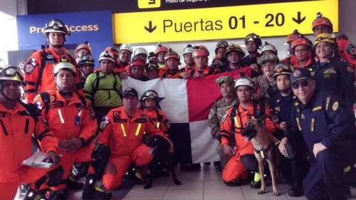 Ayuda internacional para México emprende viaje con rescatistas