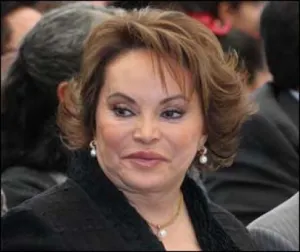 Elba Esther Gordillo contrata al abogado de Napoleón Gómez