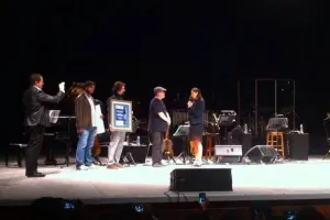 Entrega IMAC reconocimiento al trovador cubano Silvio Rodríguez