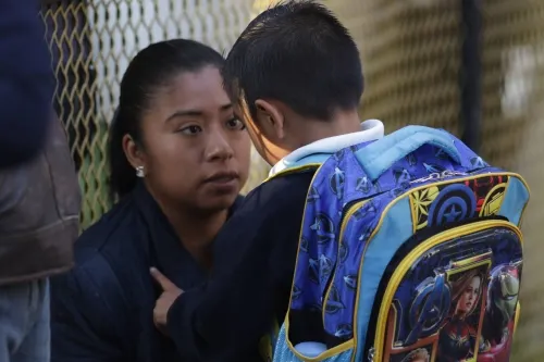 VIDEO: Inician clases más de un millón y medio de estudiantes