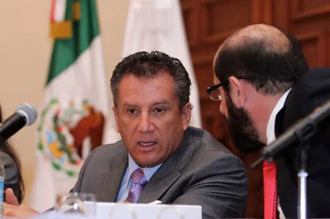 Agüera y Doger, los únicos aspirantes competitivos del PRI