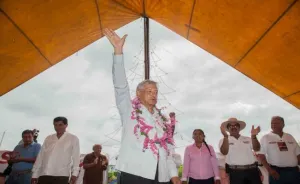 Mafia en el poder roba más de lo que trafica El Chapo: AMLO