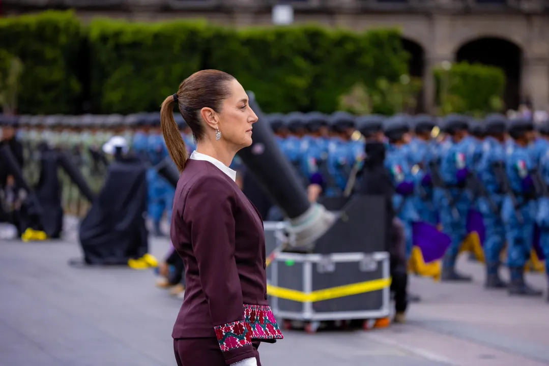 Claudia Sheinbaum encabeza su primer desfile cívico-militar y defiende la soberanía de México en el 215 aniversario de la Independencia