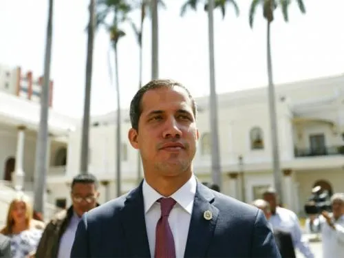 Allanan residencias y detienen a colaborador de Guaidó