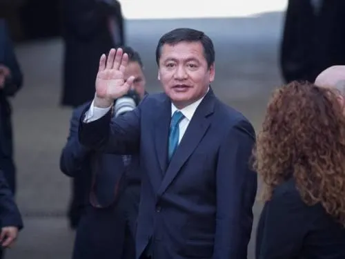 Prevén que Osorio Chong deje su cargo; se reúne con Peña Nieto