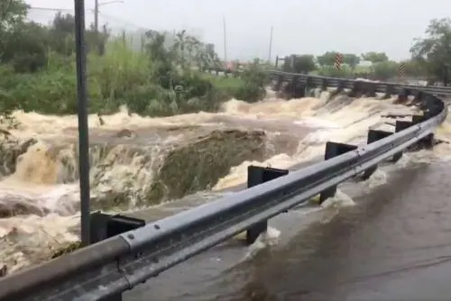 Huracán Lane se degrada a tormenta tropical; deja inundaciones en Hawái