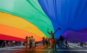Homosexuales, lesbianas y transexuales inundan Sao Paulo